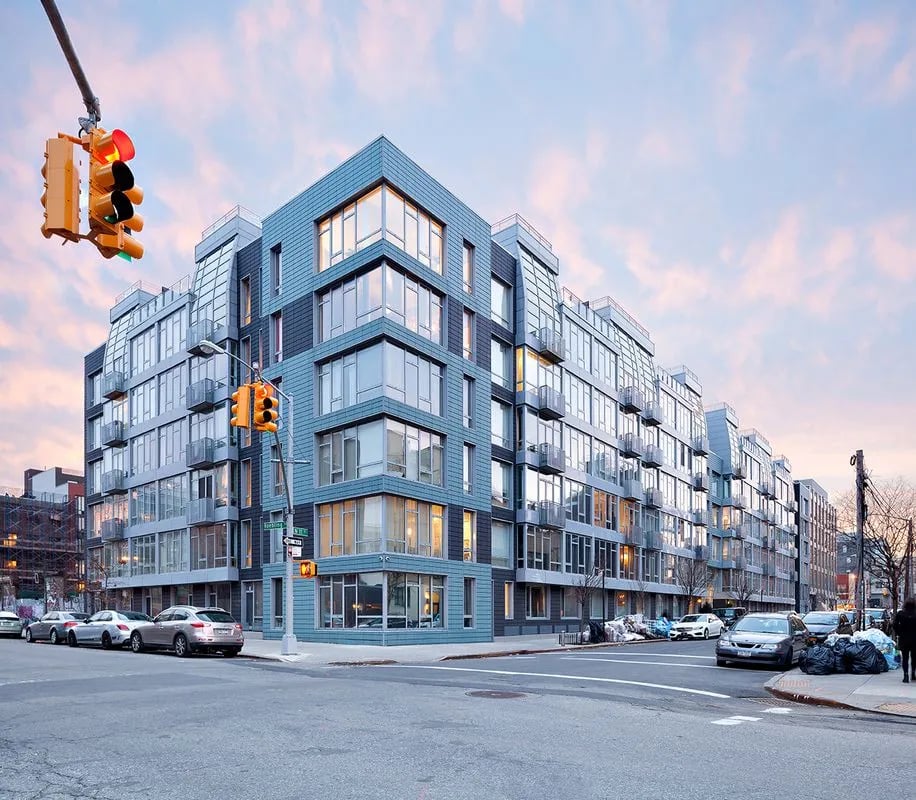 214 North 11th Street Unit: 5V+