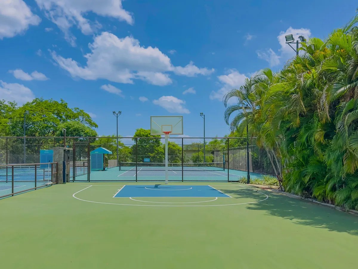 Pacifico Townhouse #101