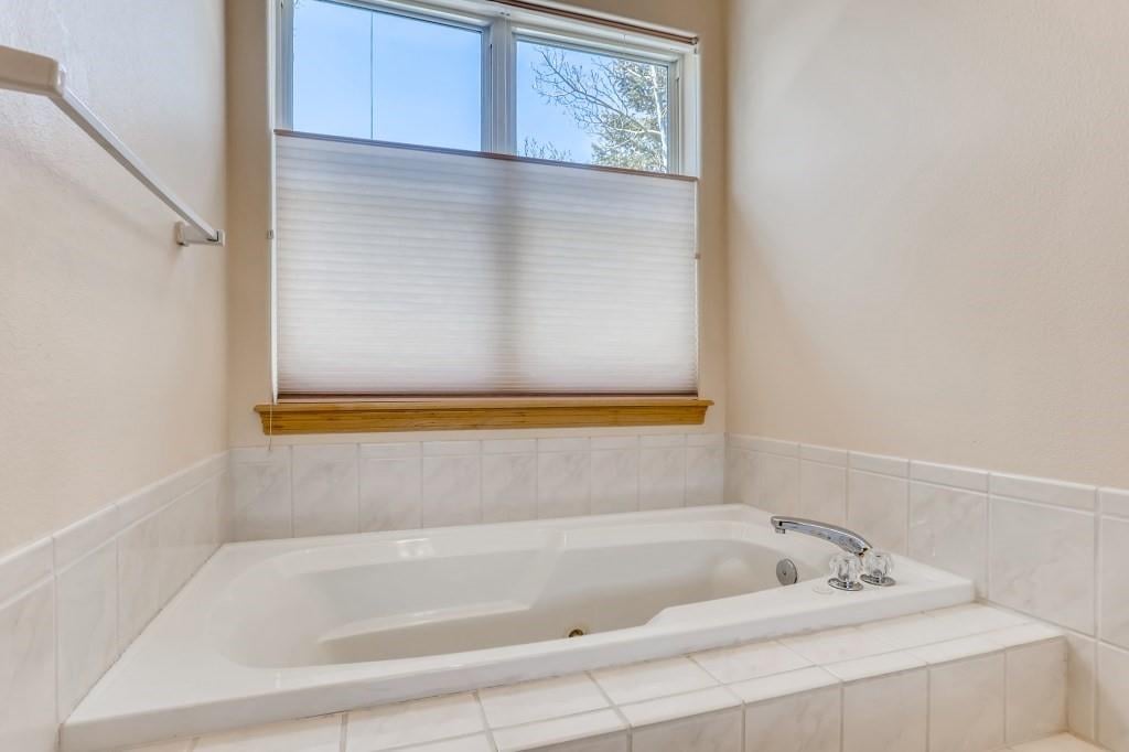 928 A Lakepoint Cir, #A