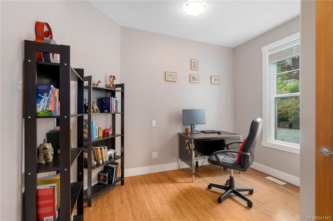 2346 Rozon Rd, Mill Bay