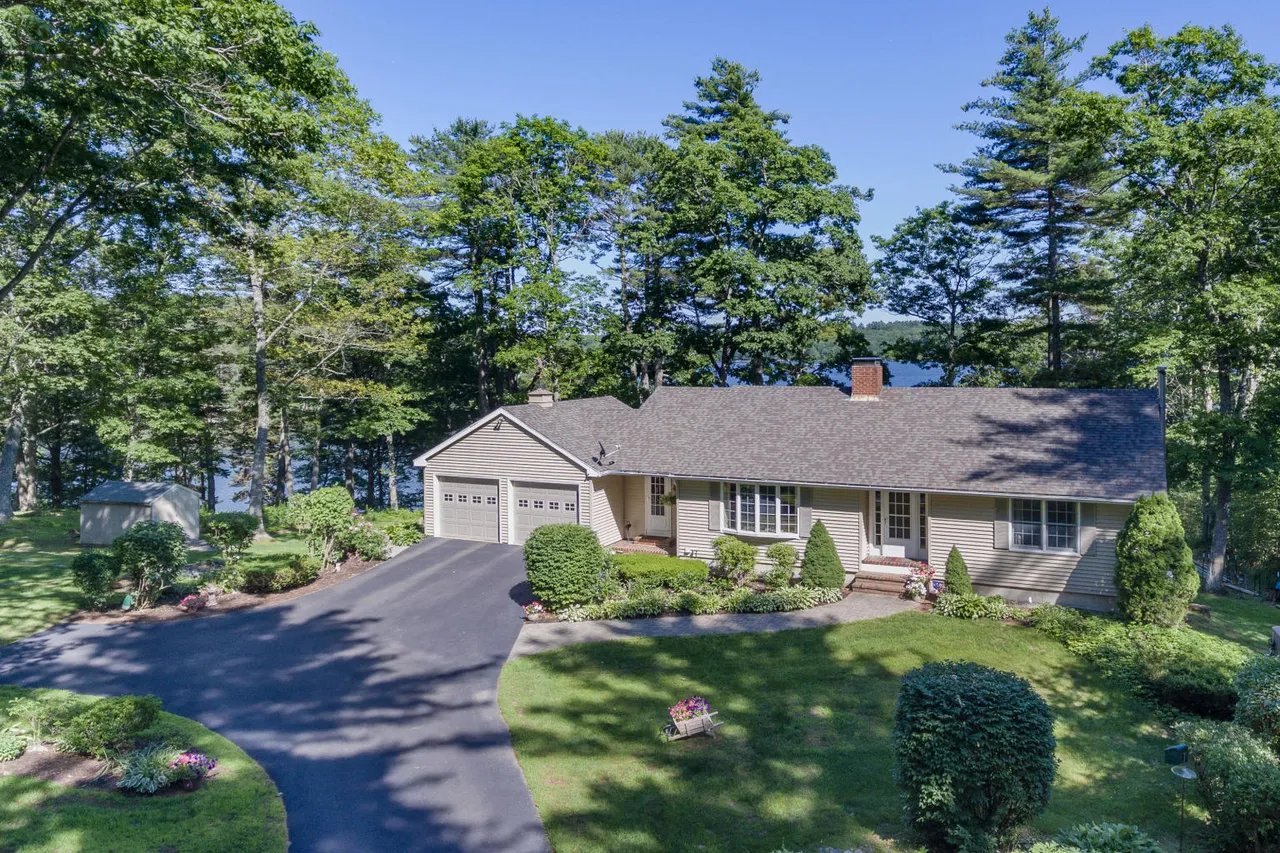 Home for Sale – 216 Youngs Point Road, Wiscasset, ME