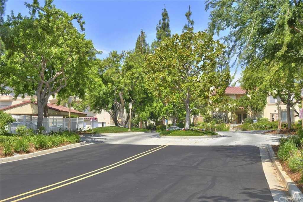5766 Oak Bank Unit 107