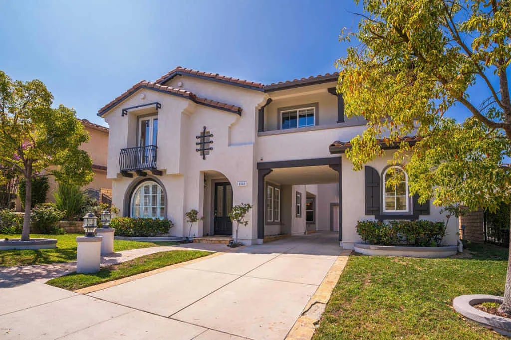 Thousand Oaks Lease