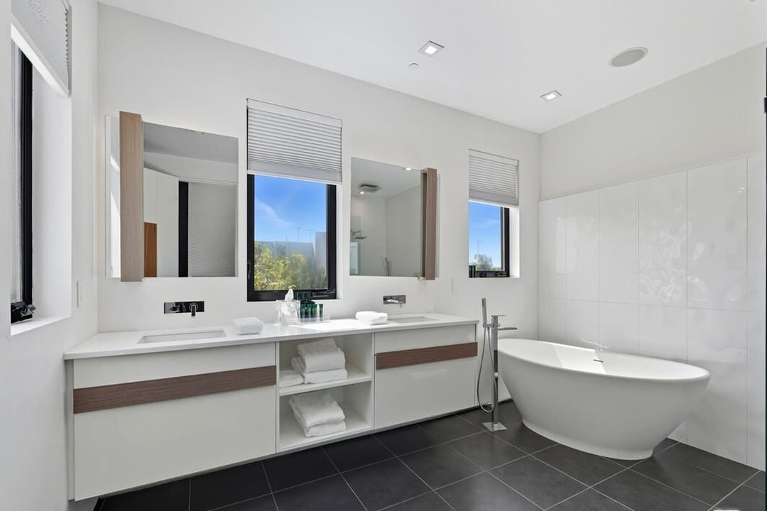 N Crescent Heights Blvd, 90046