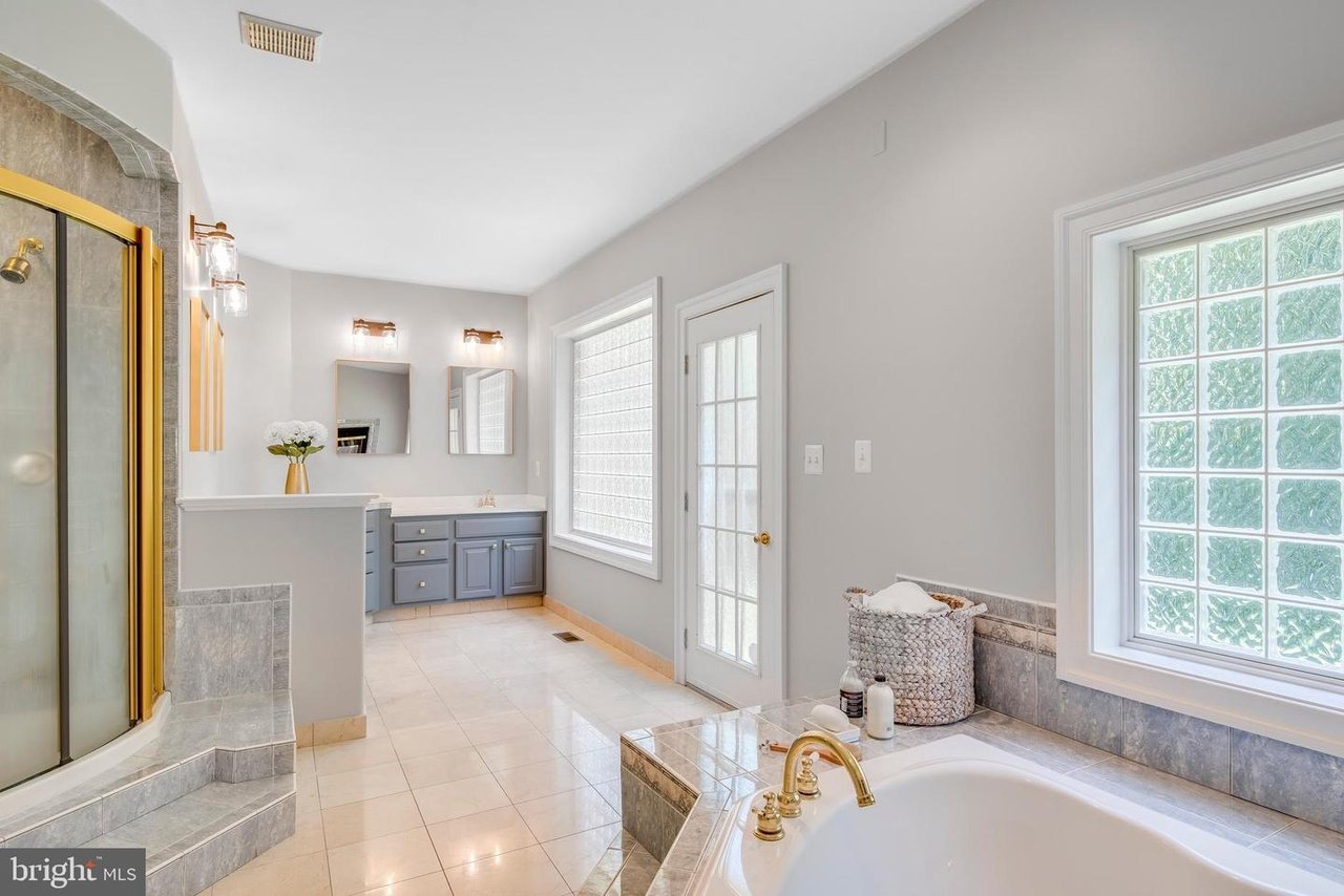 1101 Captain Bell Ct