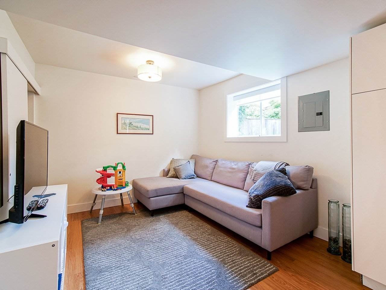 2612 Hardy Cres
