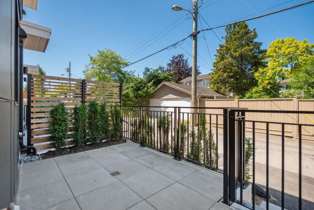 725 W 49 Avenue 123, Vancouver