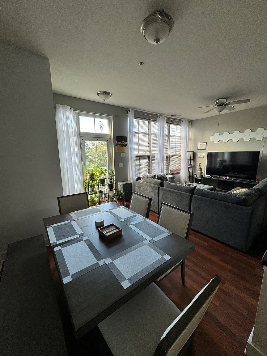 3 Greenwich Dr #89