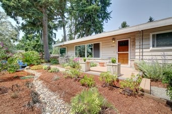 704 N 163rd
