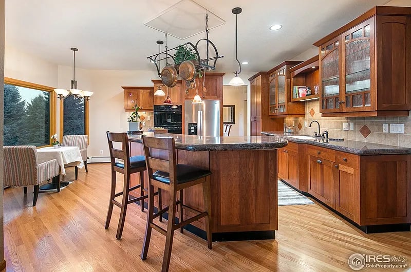 5842 Highland Hills Cir