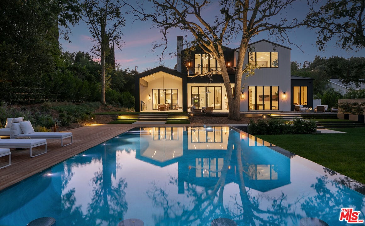 5376 Round Meadow Rd