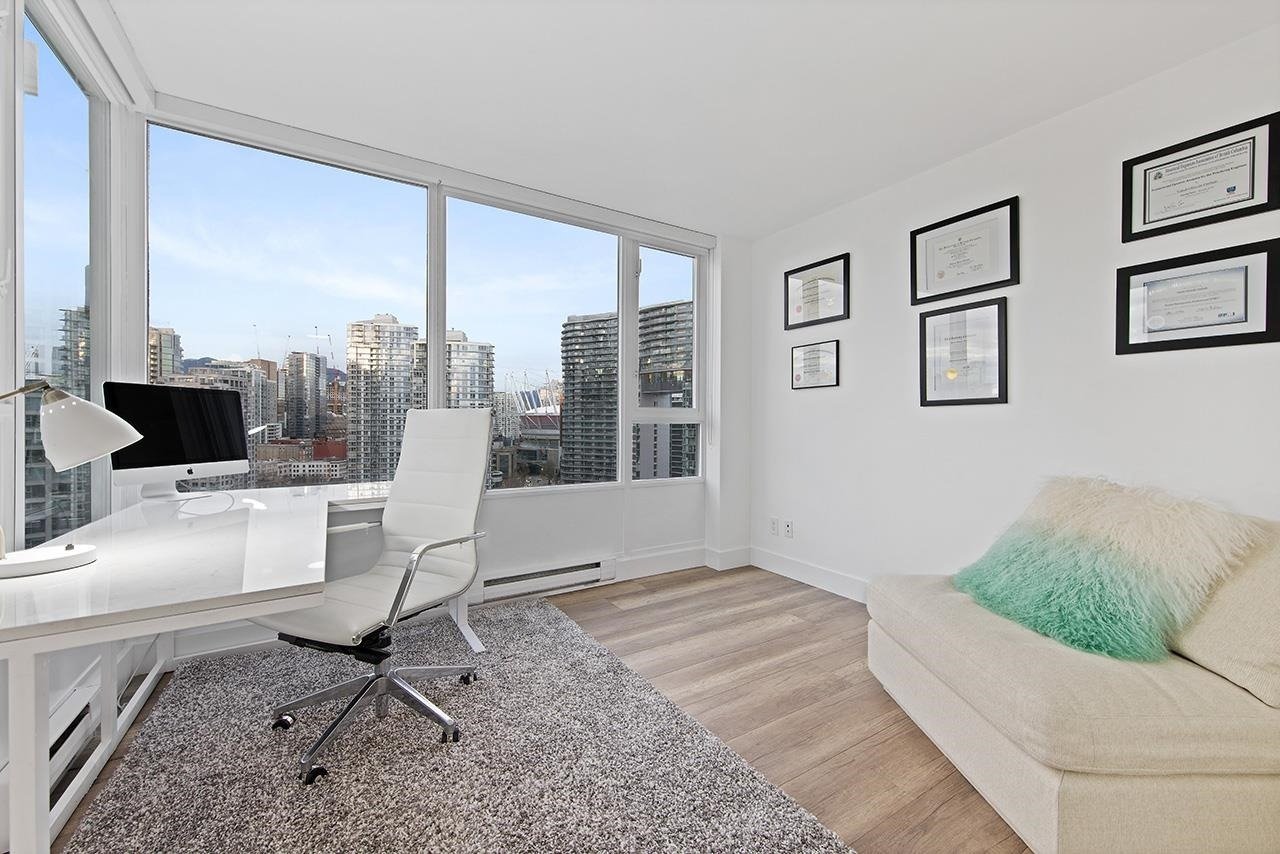 1067 Marinaside Crescent, #1906
