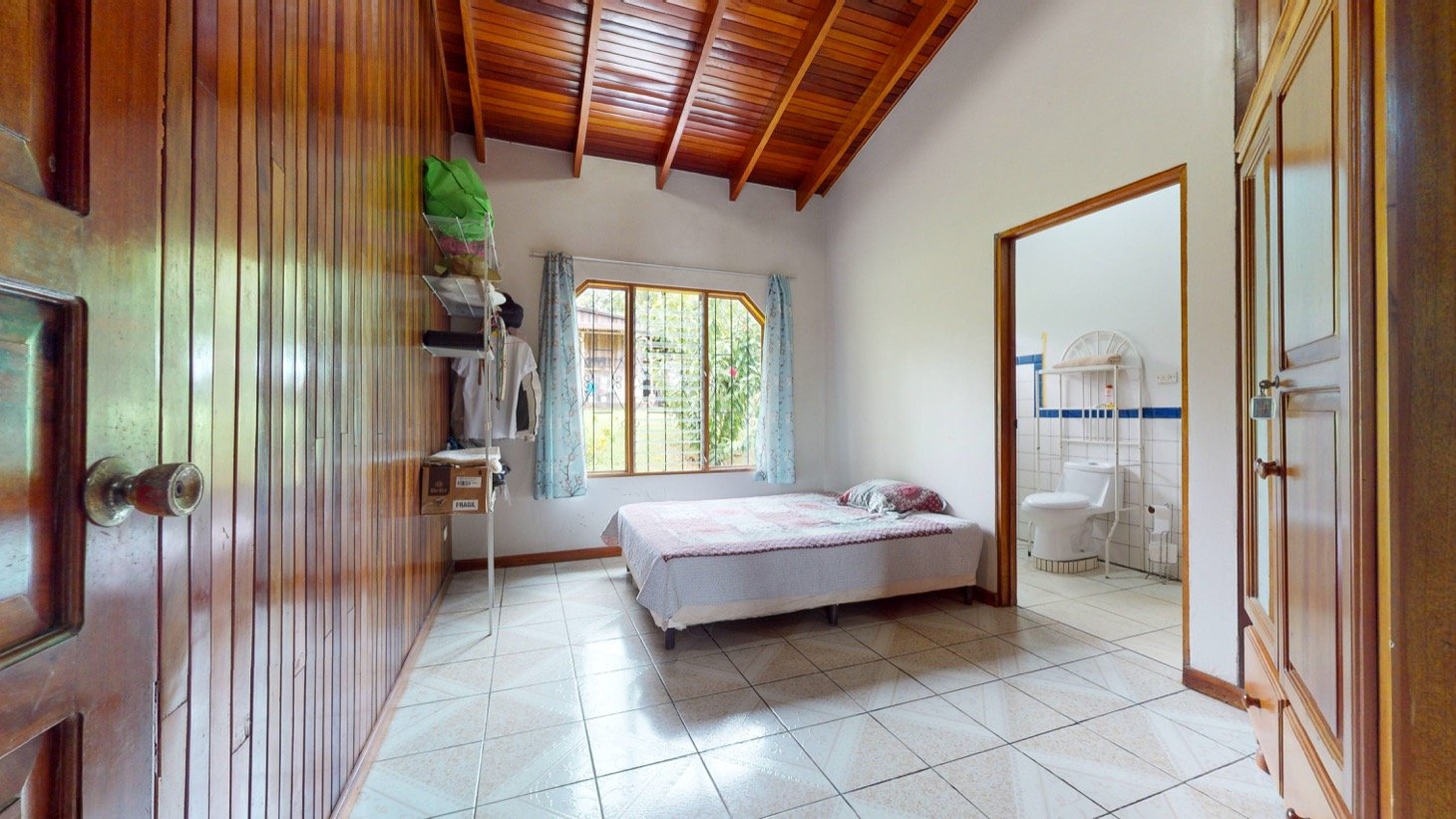 House for Sale in Ojochal, Costa Rica – Traditional Charm on 2.75 Acres