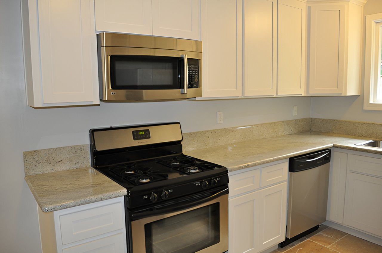 New Listing in the Arden Area of Sacramento! 4424 Ravenwood Way 95821