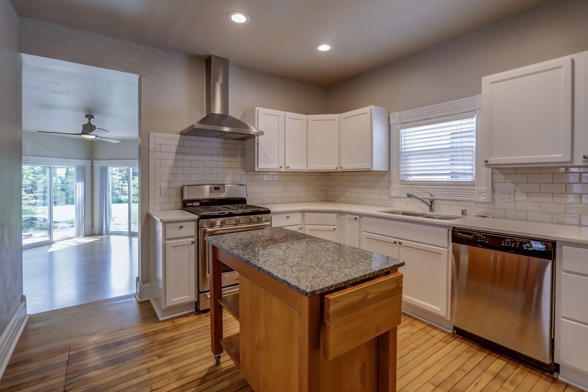 For Rent: 1213-15 Vilas Ave