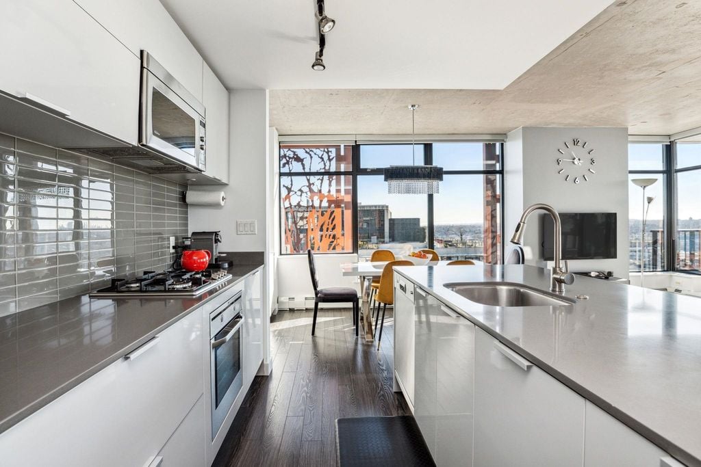 128 W Cordova St, #3506