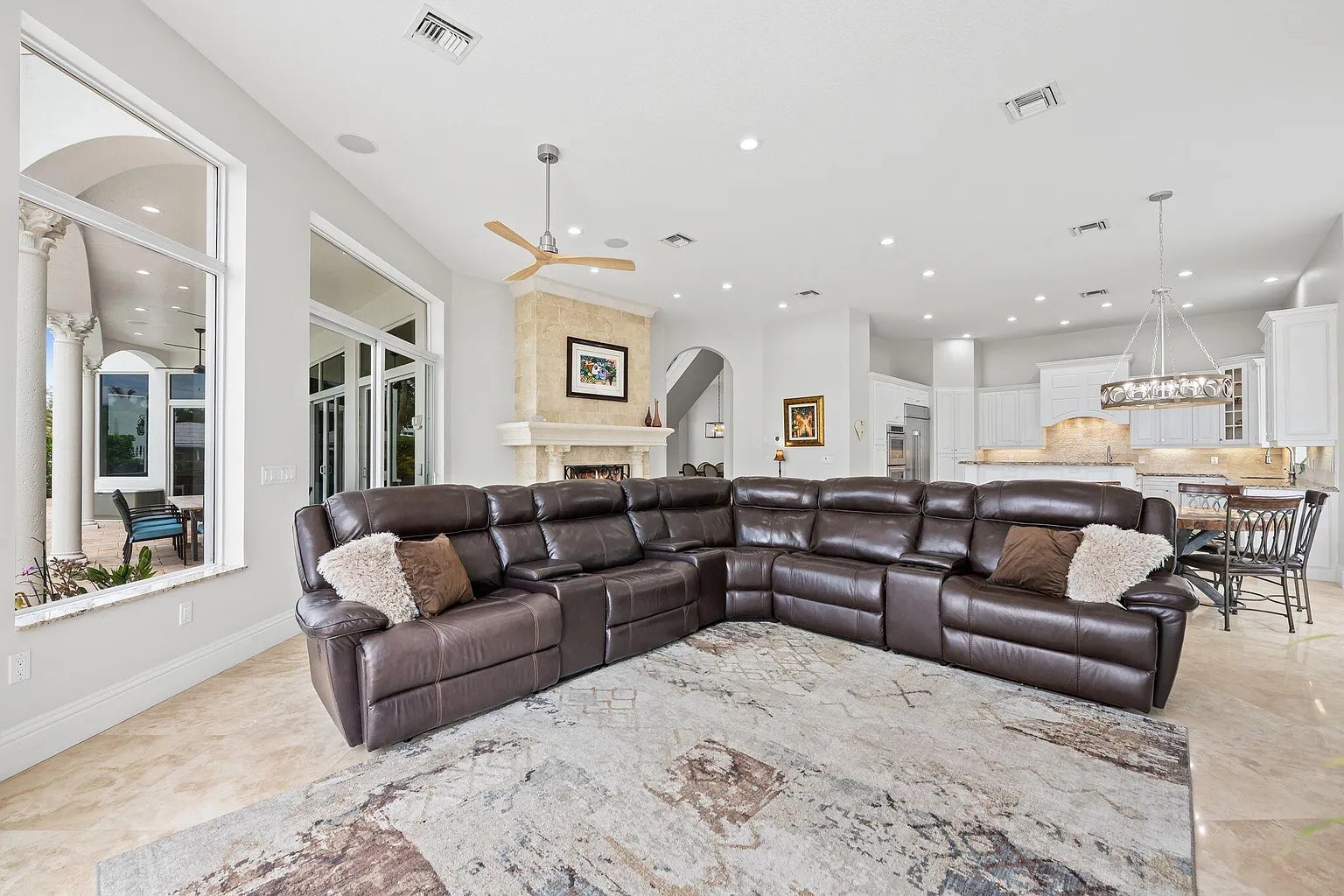 1261 NE 27th Wy