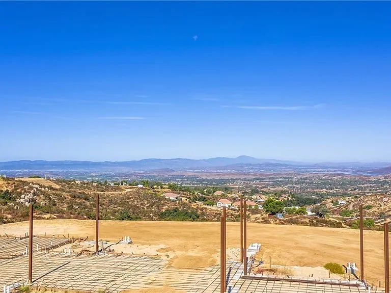39388 Calle Santa Cesilia
