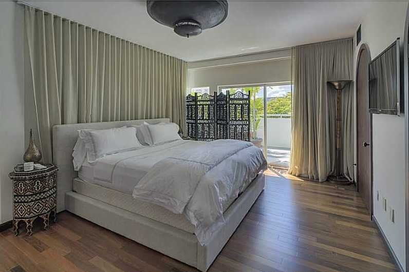 $1.2M Luxe Sofi Loft Sells by Giordana Spadei