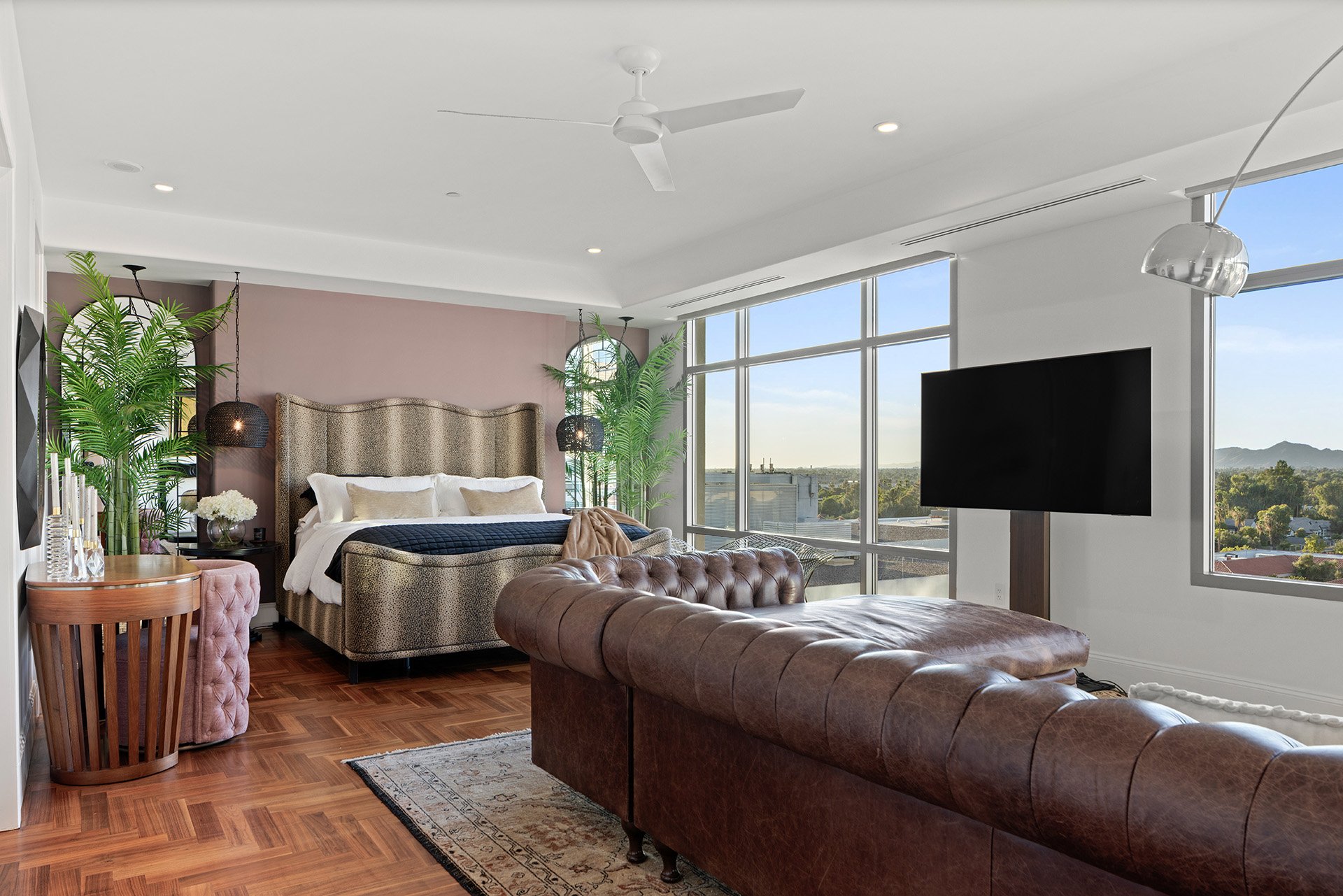 2211 E CAMELBACK Road 902