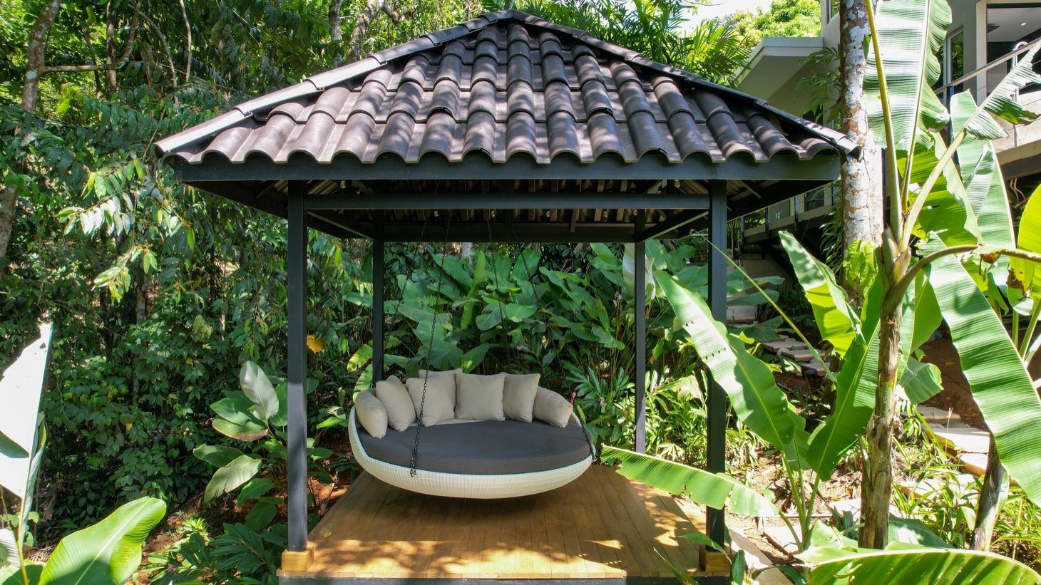 Luxury Retreat in Gated Community with Private Beach Access