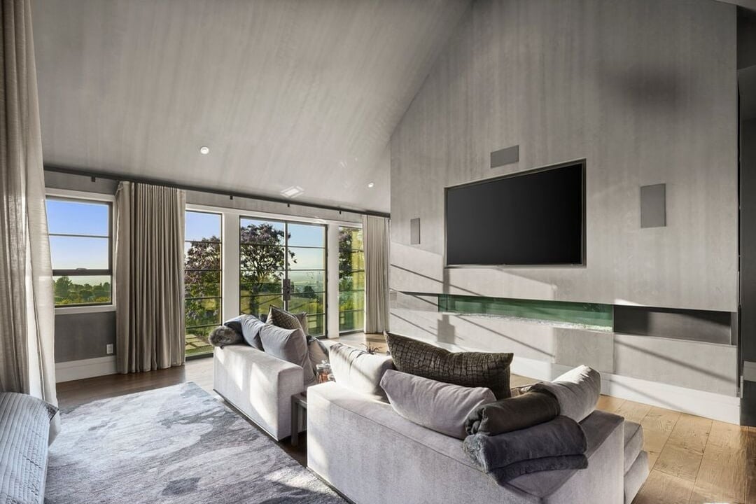 Stone Ridge Ln, 90077