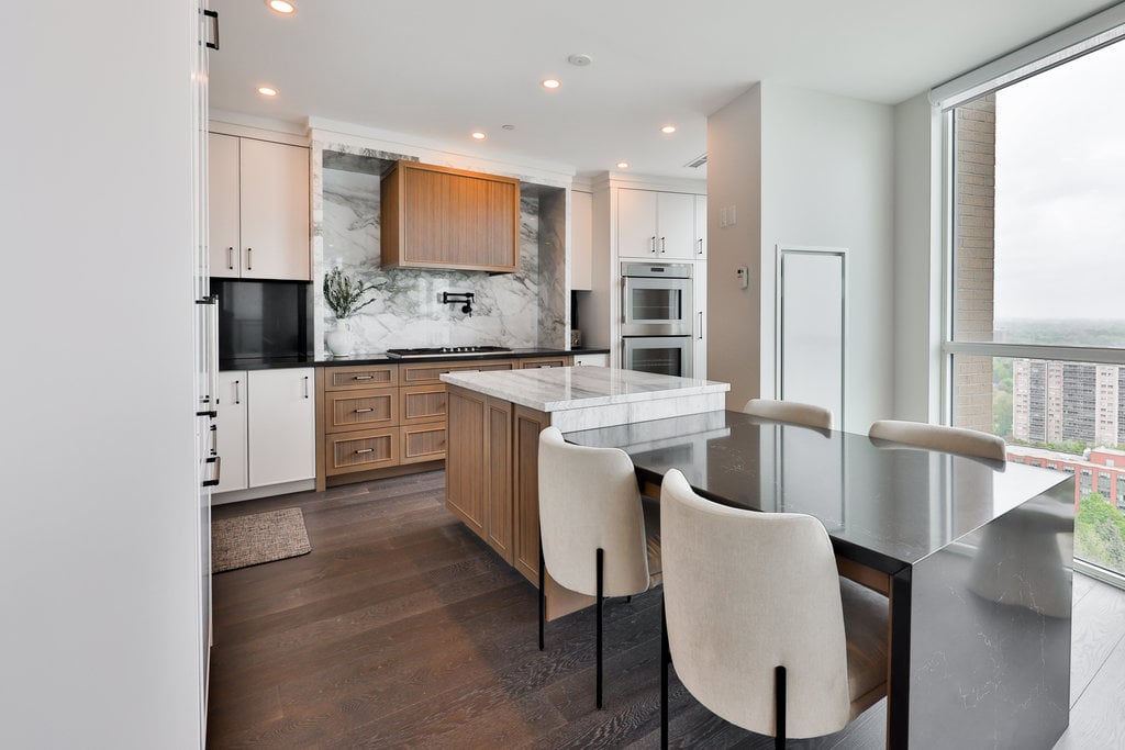 2060 Lakeshore Road #2101