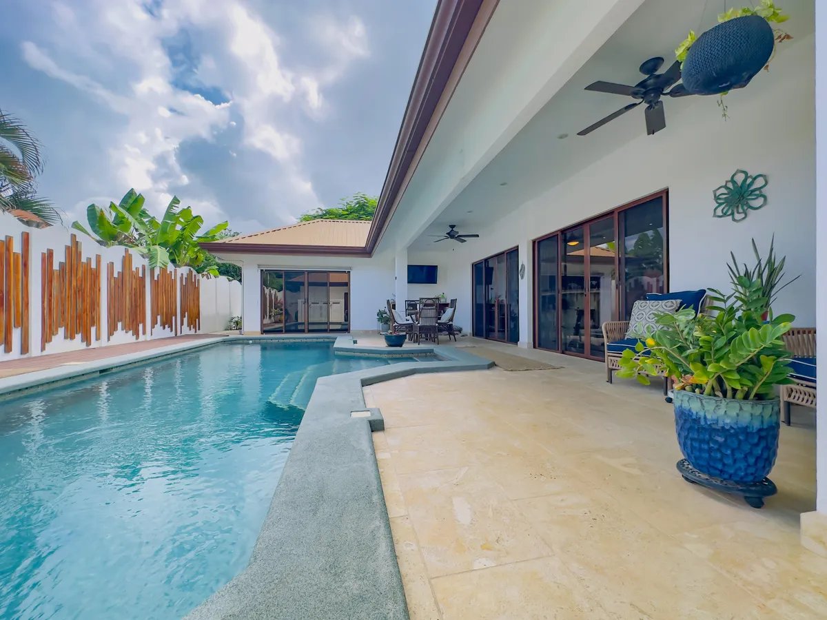 One-Level Living with Private Pool in Playas del Coco