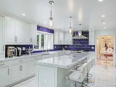 61 Brookville Ln