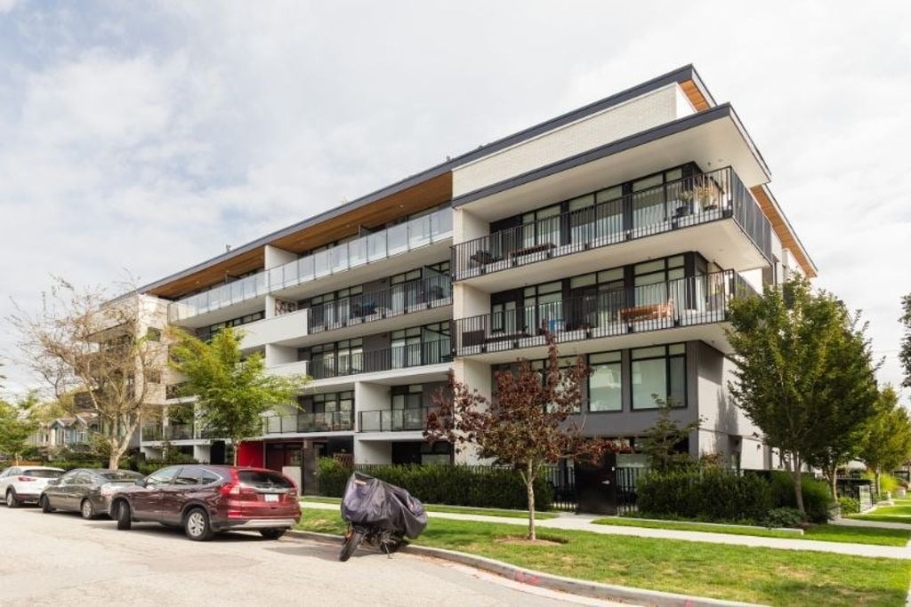 5080 Quebec St, #303