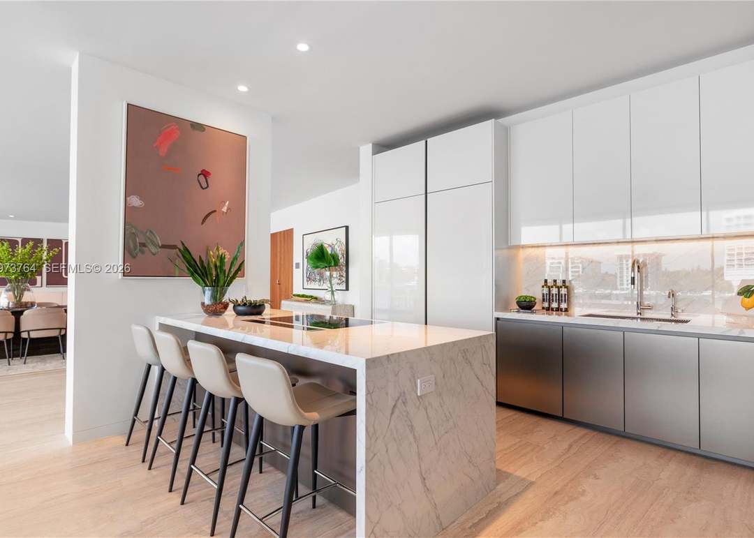 5 Grove Isle Dr Unit S201