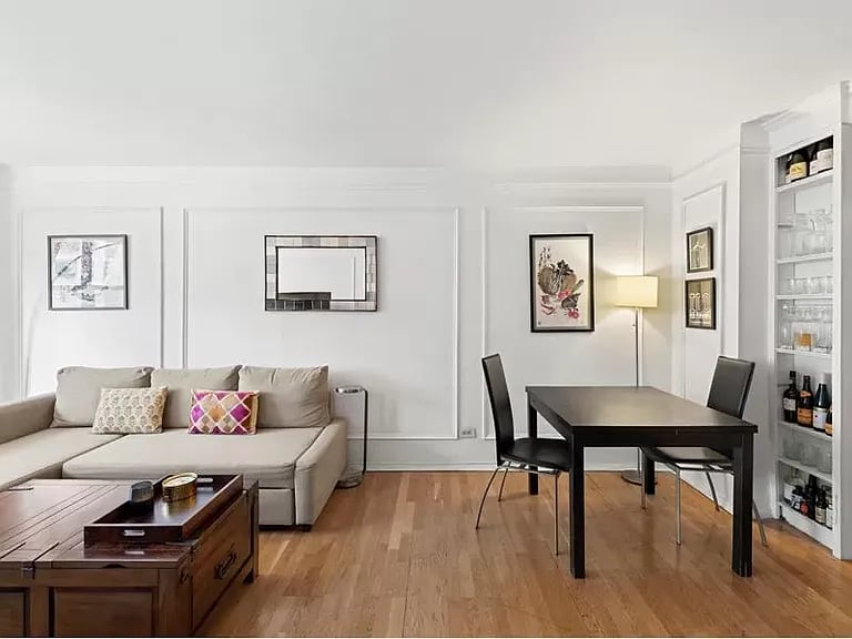200 East 24th Street, Unit 405