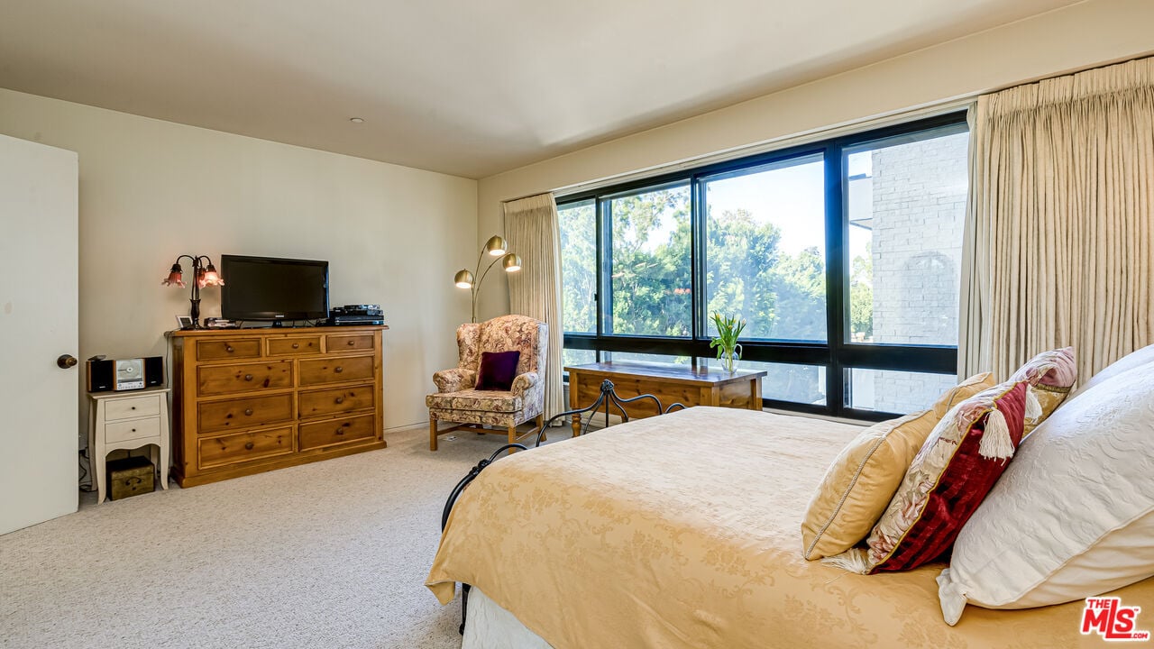 10551 Wilshire Blvd APT 602