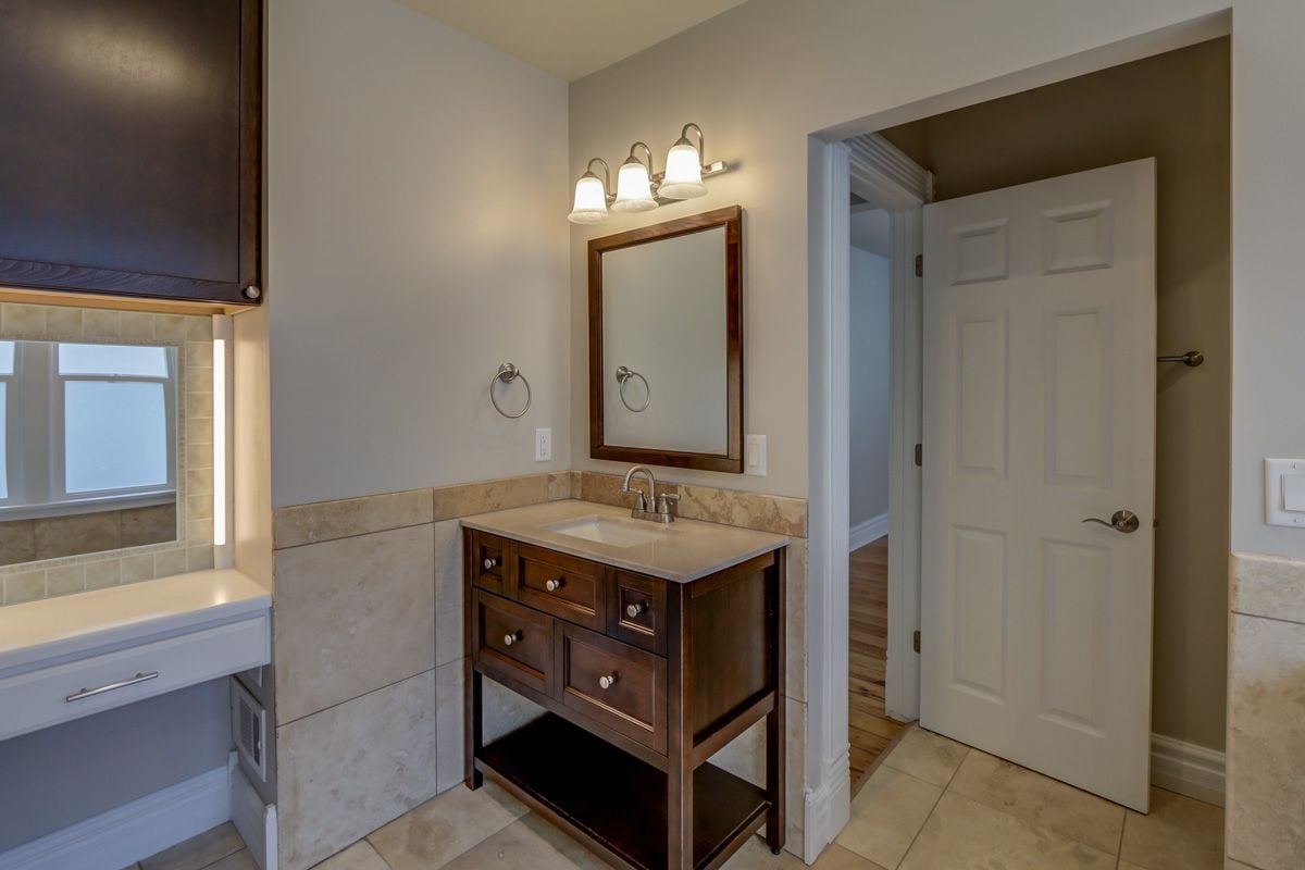 For Rent: 1213-15 Vilas Ave