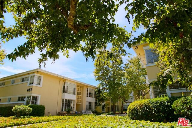 451 San Vicente #12