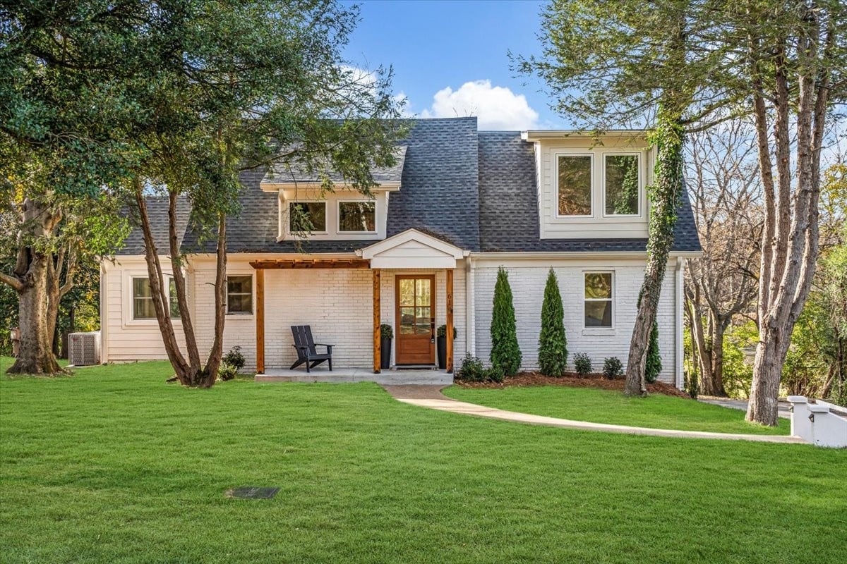 The Coziest Homes on the Market in Nashville Right Now