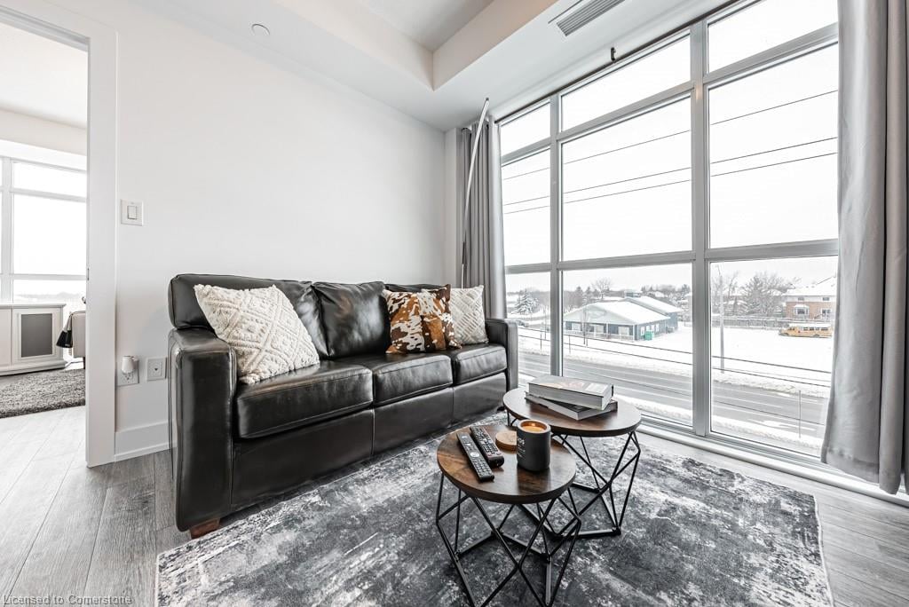450 Dundas St E Unit: 302