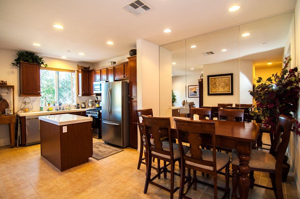 340 Mallory Wy 104