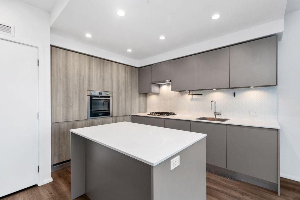 3809 Evergreen Pl, #2702