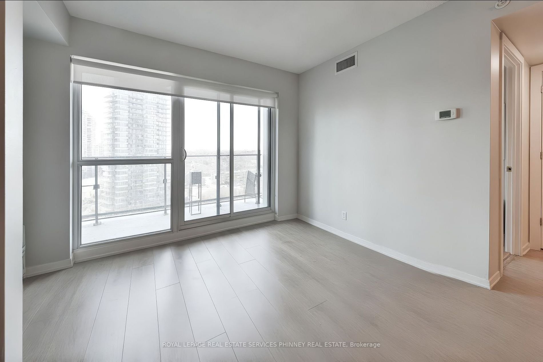 2220 Lakeshore Blvd W 1310