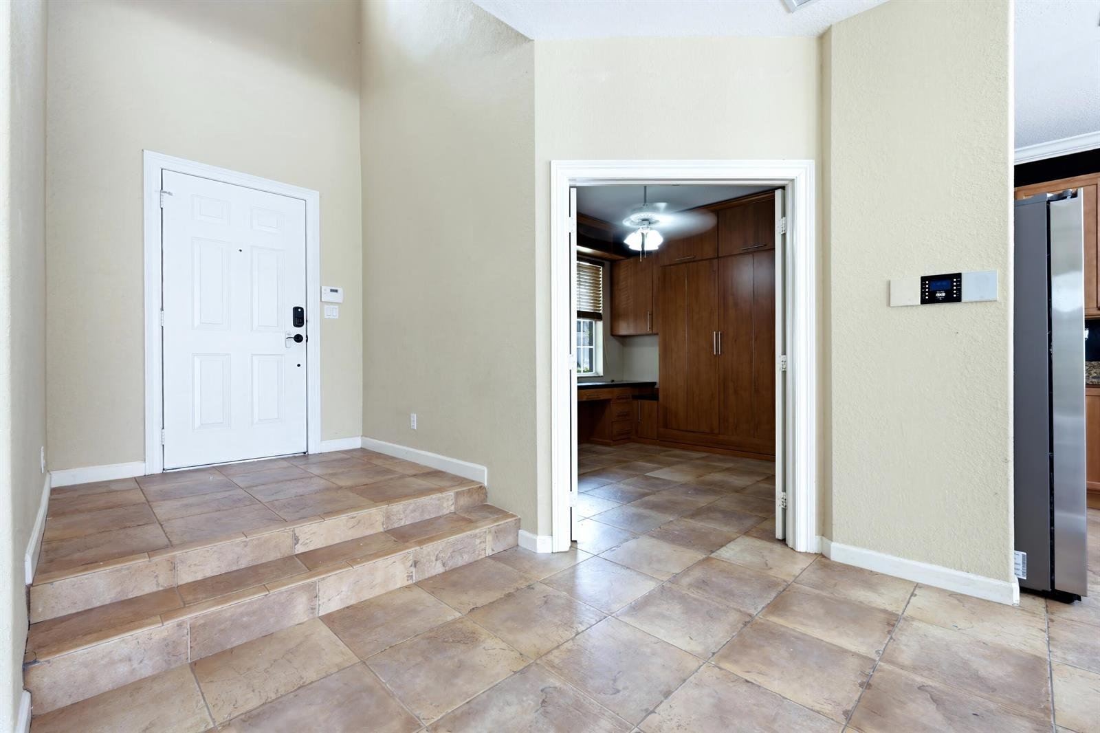 8113 Bautista Way