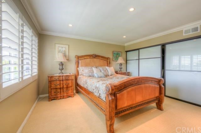 21127 Sailors Bay Ln
