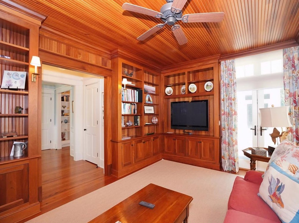 5 Armstrong Ln