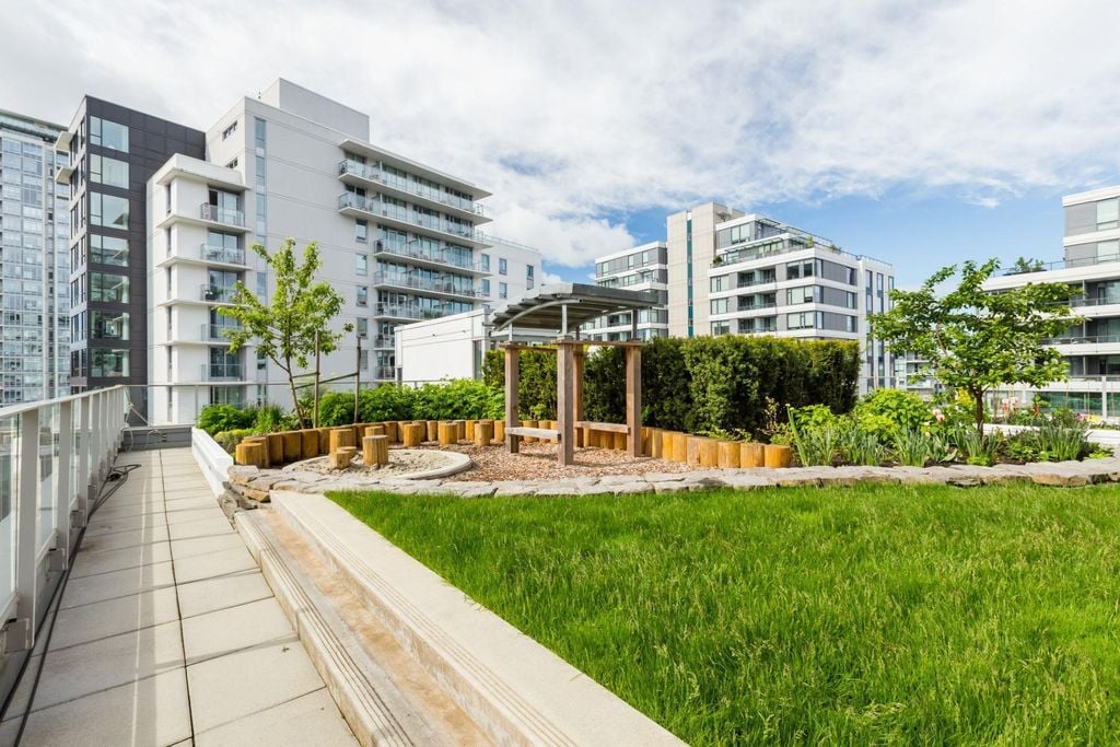 1661 Quebec St, #606