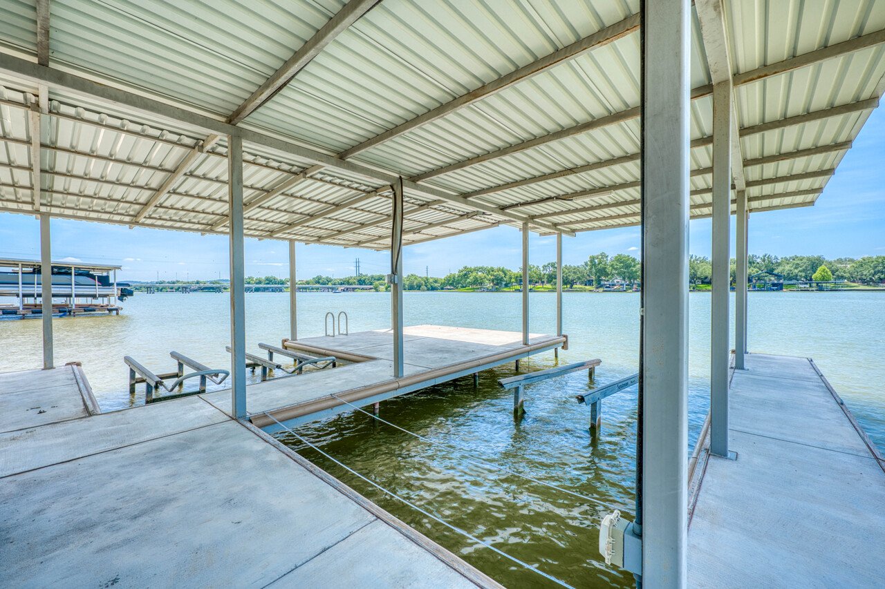 1704 Bluebonnet Lane