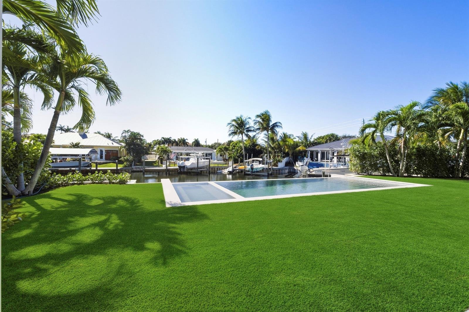 2442 Bay Circle