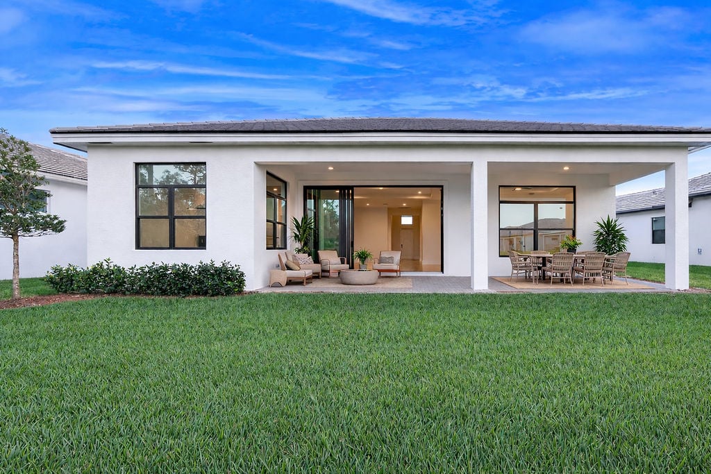 2293 SE Canopy Cove Lane