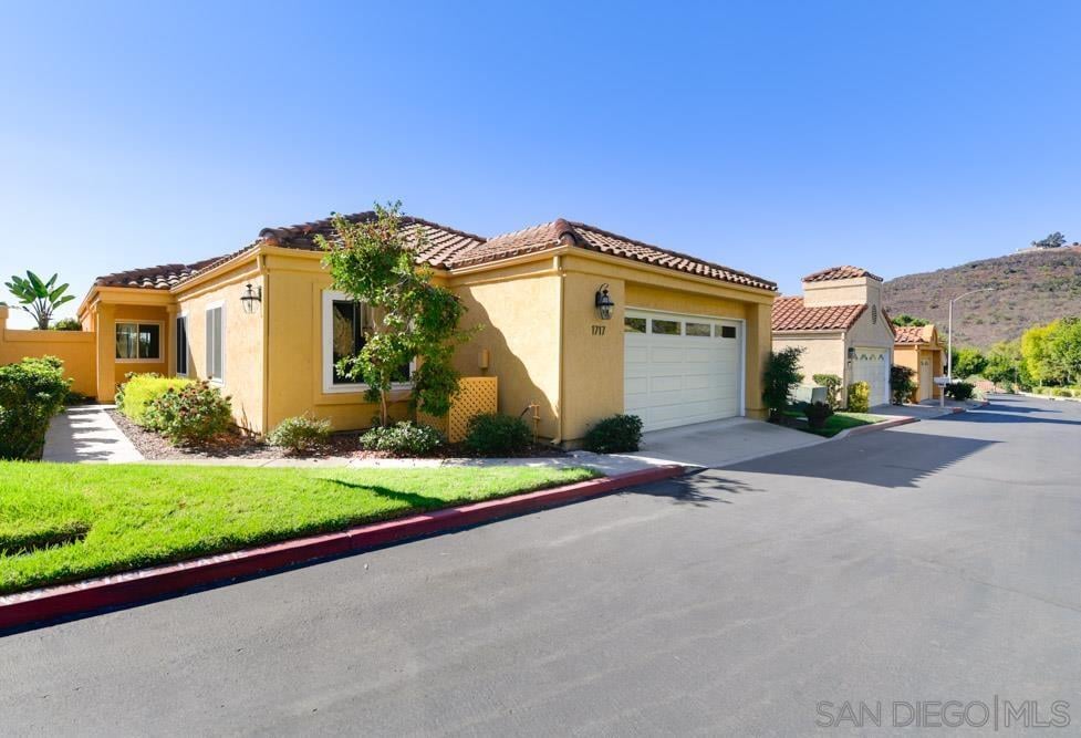 1717 Muirfield Gln