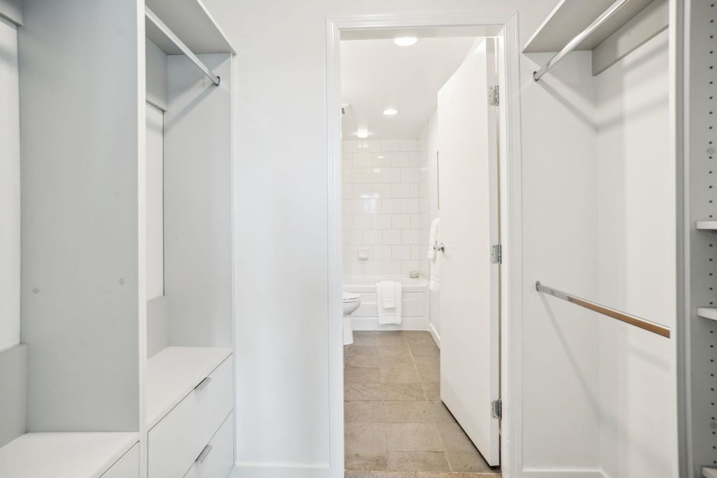 1478 W Hastings St, #400
