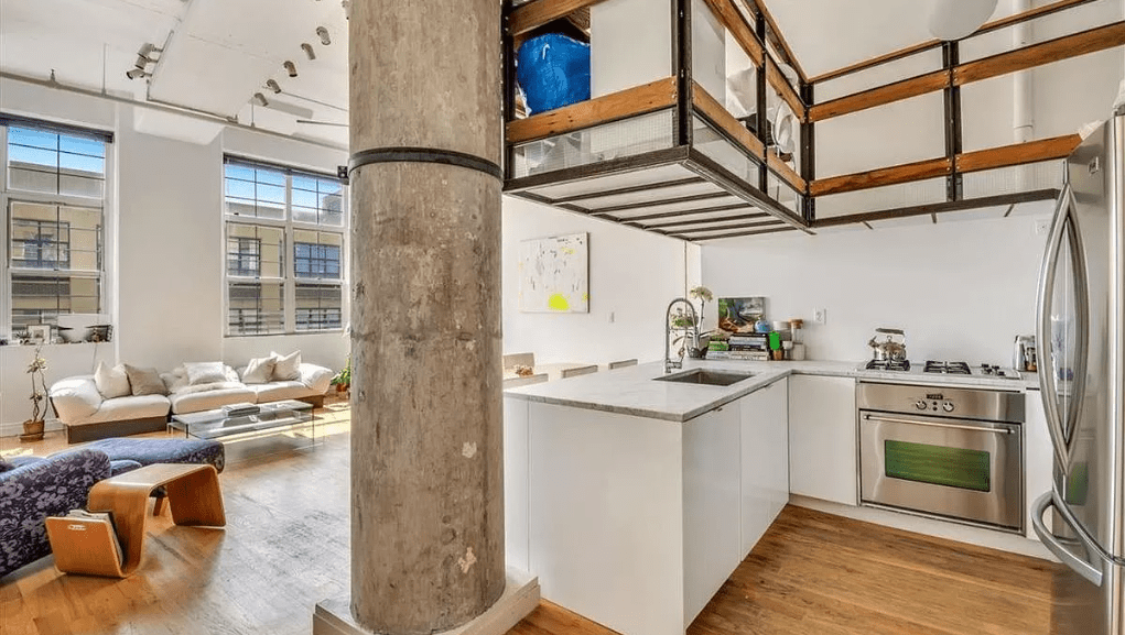 689 Myrtle Ave Apt: 4E